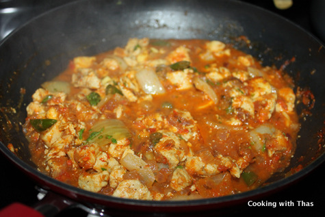 making chicken dopiaza