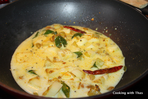 making vada kootucurry