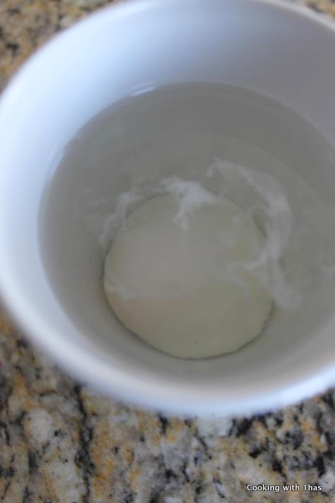 1 minute microwaved poached egg