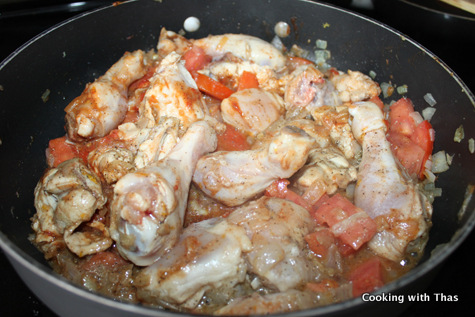 cooking chicken kabsa