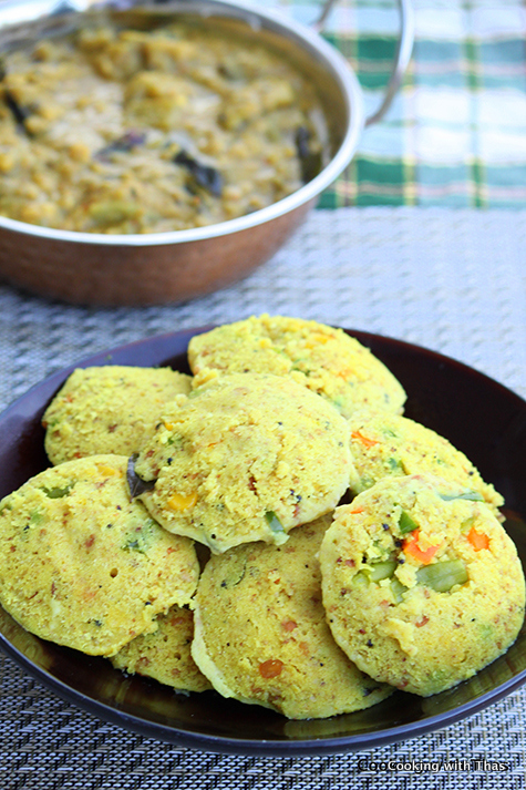 Easy Instant Oats Idli - Steamed Savoury Oats Cake - Instant Pot Idli