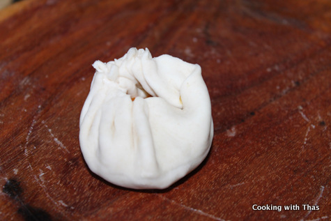 folding momos