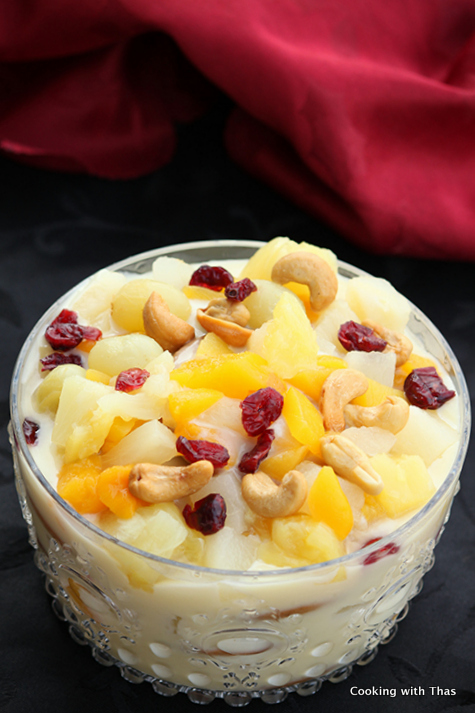 Biscuit-pudding with fruits