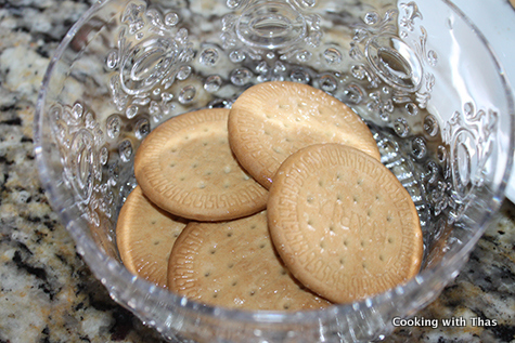 biscuits as first layer