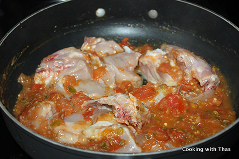 making-chicken masala