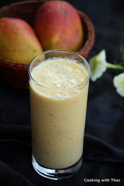 Mango-Dates Smoothie