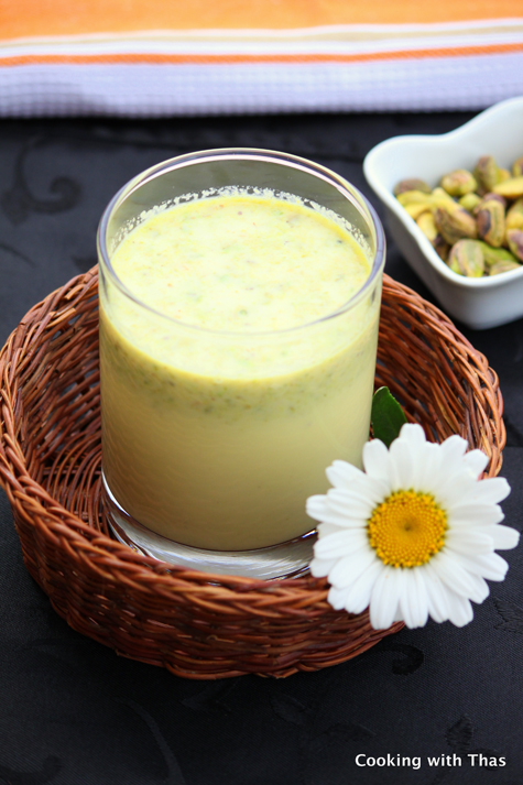 pistachios-and-saffron-milk