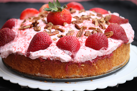 Easy Sponge cake with strawberry mousse