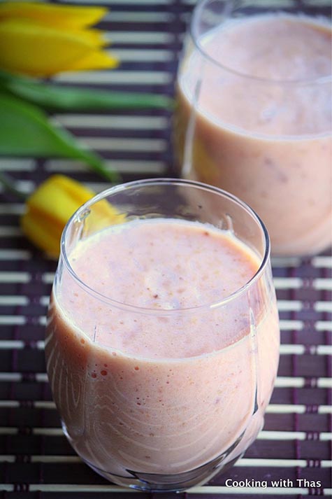 Papaya-Dates Smoothie