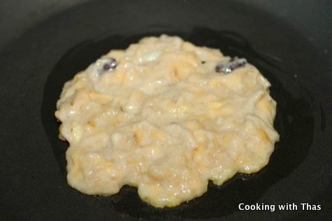 Making Banana Pancake