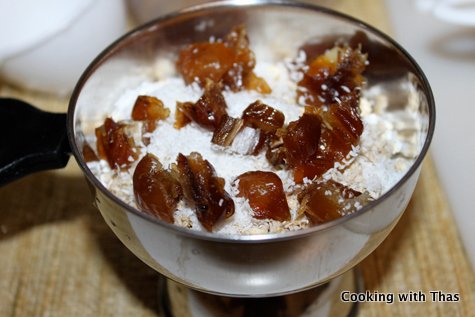 layering oats and dates