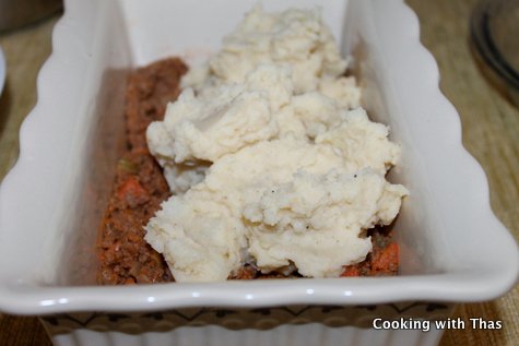 beef filling topped with mashed potatoes