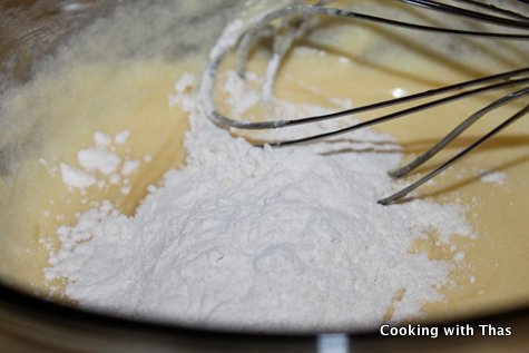 Making butter cupcake batter