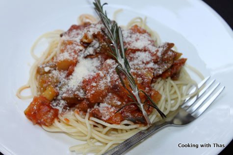 spaghetti in veggie sauce