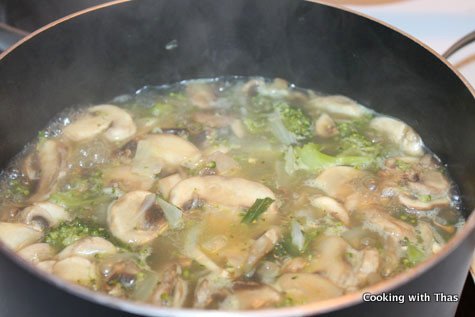 making broccoli mushroom soup