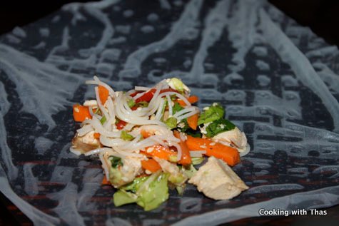 making thai summer roll