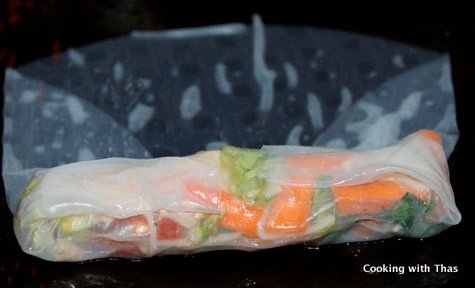 wrapping thai summer roll
