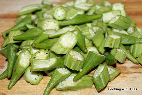 okra chopped