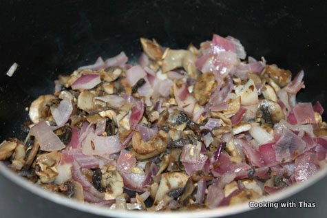 making-mushroom cutlet