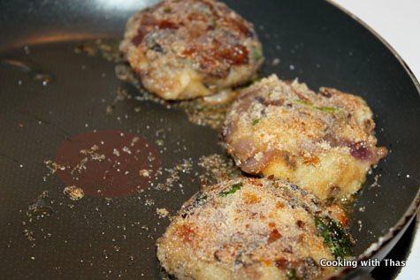pan frying mushroom cutlet