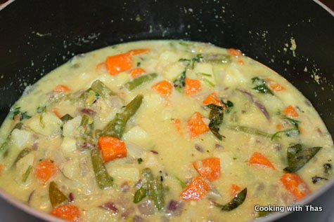 making veggie korma