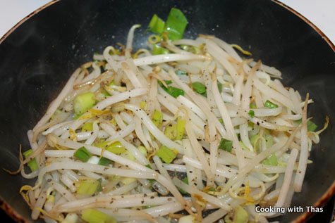 bean sprout topping