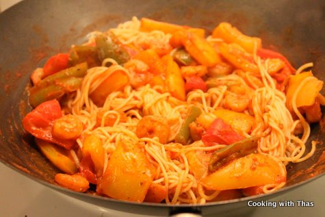 making shrimp pepper pasta