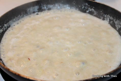making-almond halwa