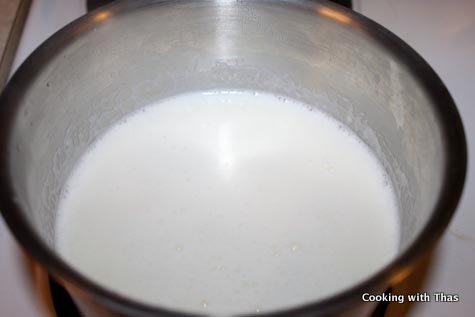 making-mango pudding