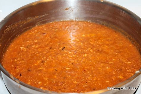 making-shrimp-red curry