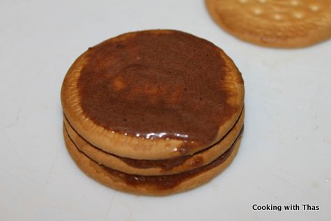 making marie biscuit-cake