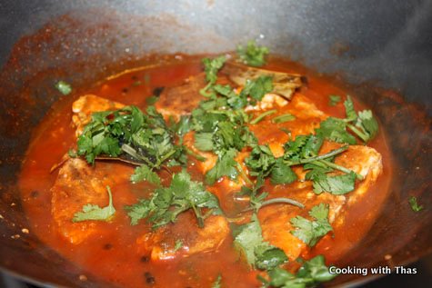 making salmon in tomato sauce