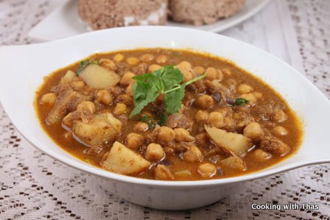 Chick peas in roasted coconut gravy