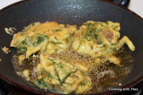 frying pakoras