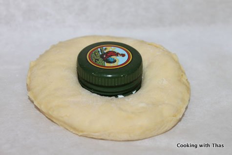 making the center hole in donut
