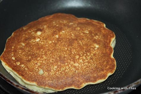 making zuchini pancakes
