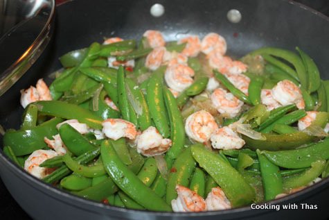 shrimp and snap peas cooking