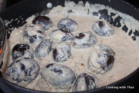 making eggplant in almond sauce