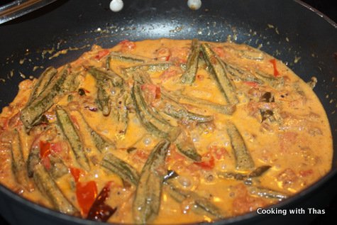 making okra in coconut milk
