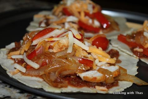 making taco chicken