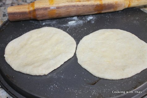 rolling roti