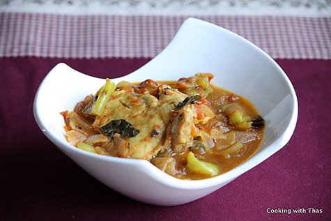 sweet spicy and sour-chicken curry