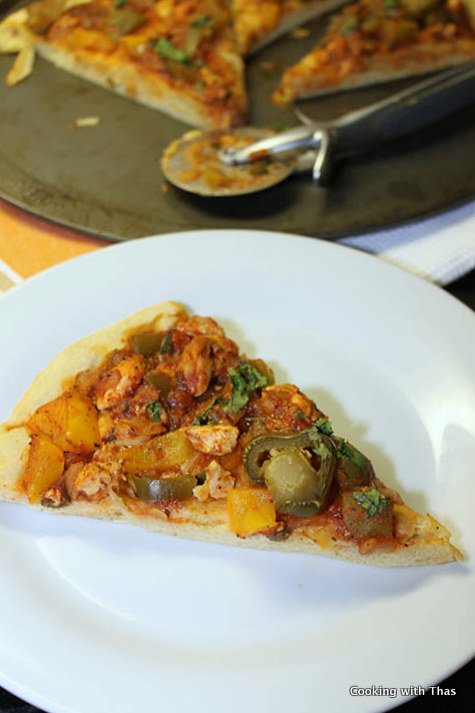 wheat pizza topped with chicken