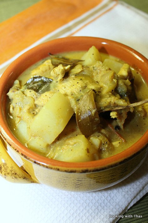 Chicken in pepper and coconut gravy