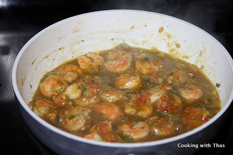 making shrimp in mint cilantro sauce