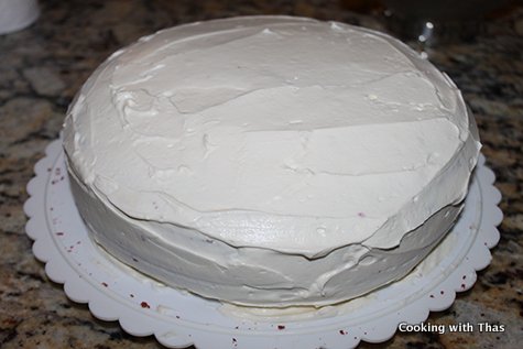 frosting red velvet cake