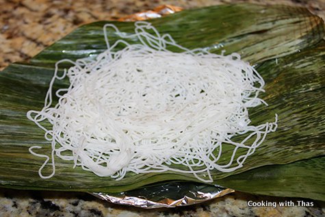 making-stuffed idiyappam