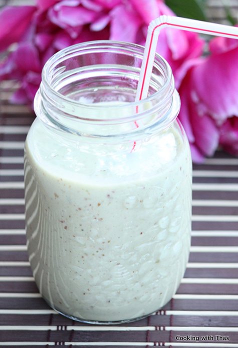 Avocado Dates Smoothie