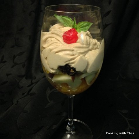 cappuccino-mousse-and-fruits