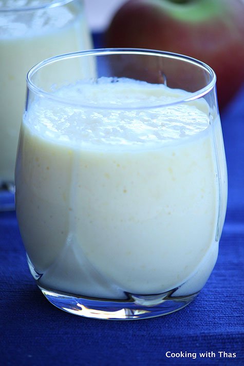 Mango-Apple Smoothie